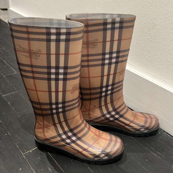 Burberry Rain Boots - Picture 1 of 4